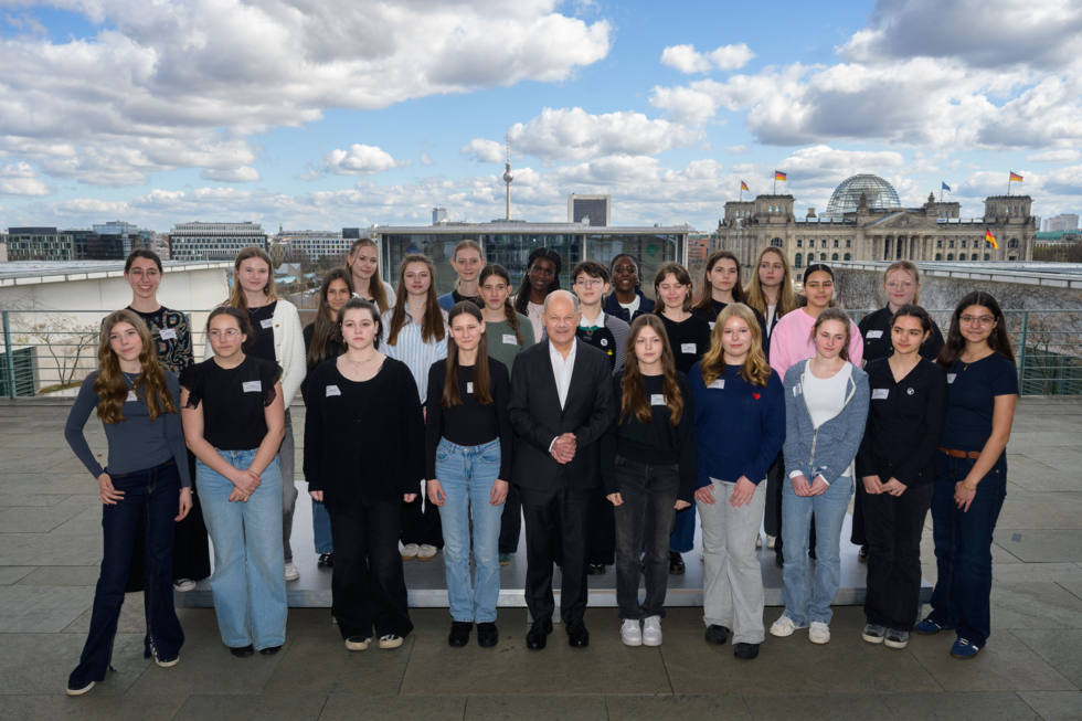 Gruppenbild mit Bundeskanzler