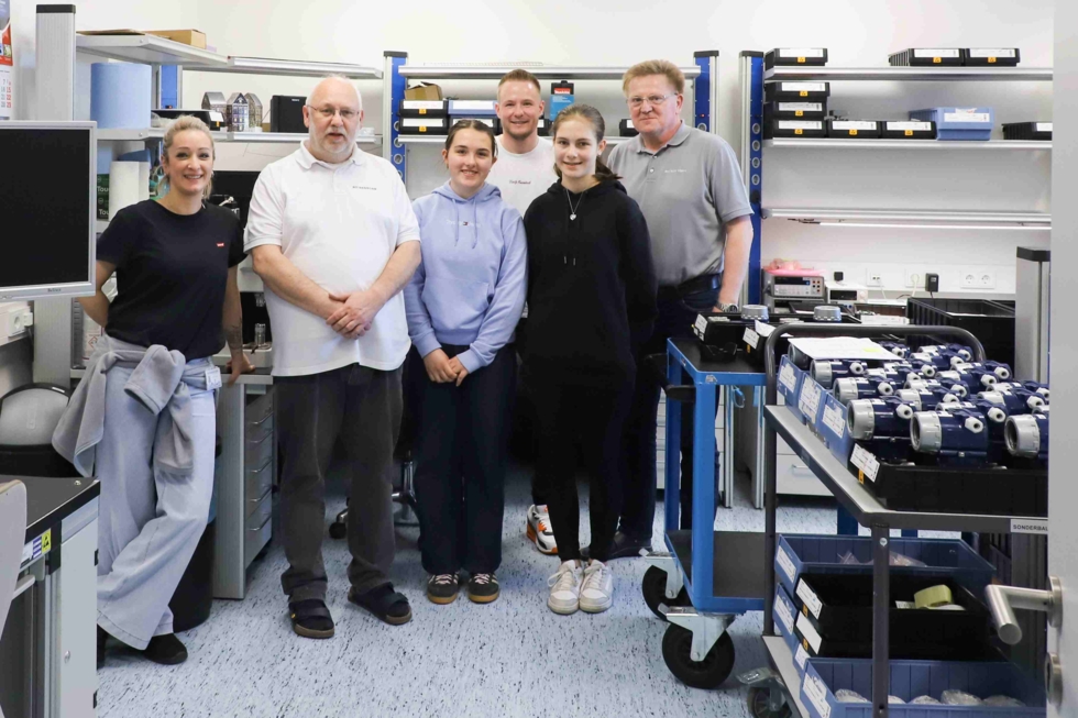 Gruppenbild der Girls'Day-Teilnehmerinnen bei BD|SENSORS GmbH